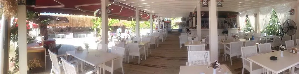 Golden Sand Beach Club & Caravan Holidays 厄吕代尼兹