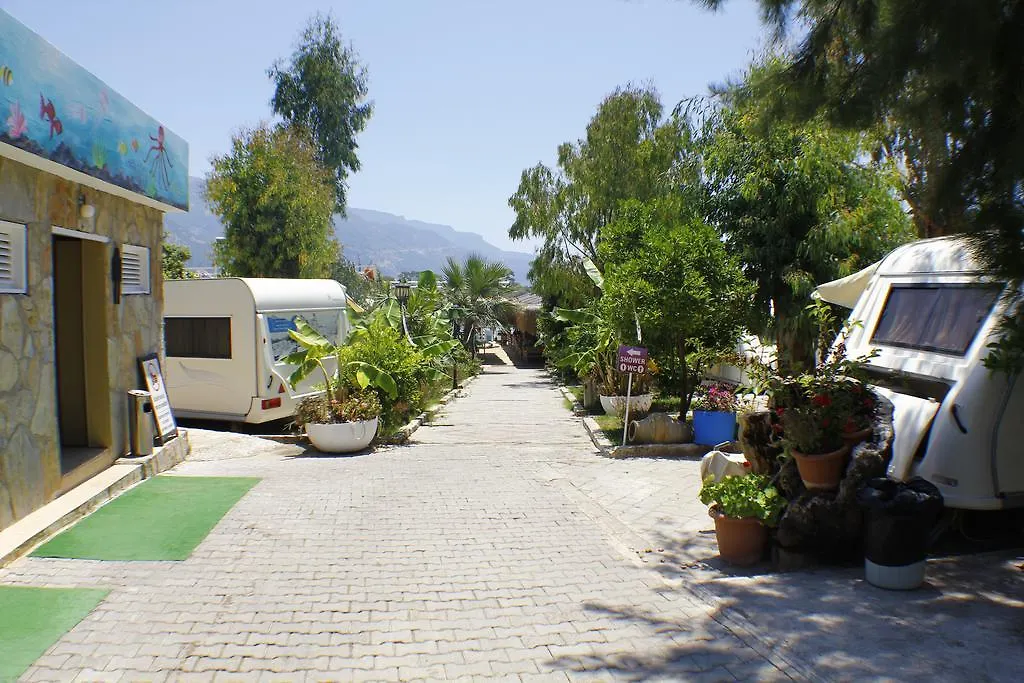 Golden Sand Beach Club & Caravan Holidays 厄吕代尼兹 3*,