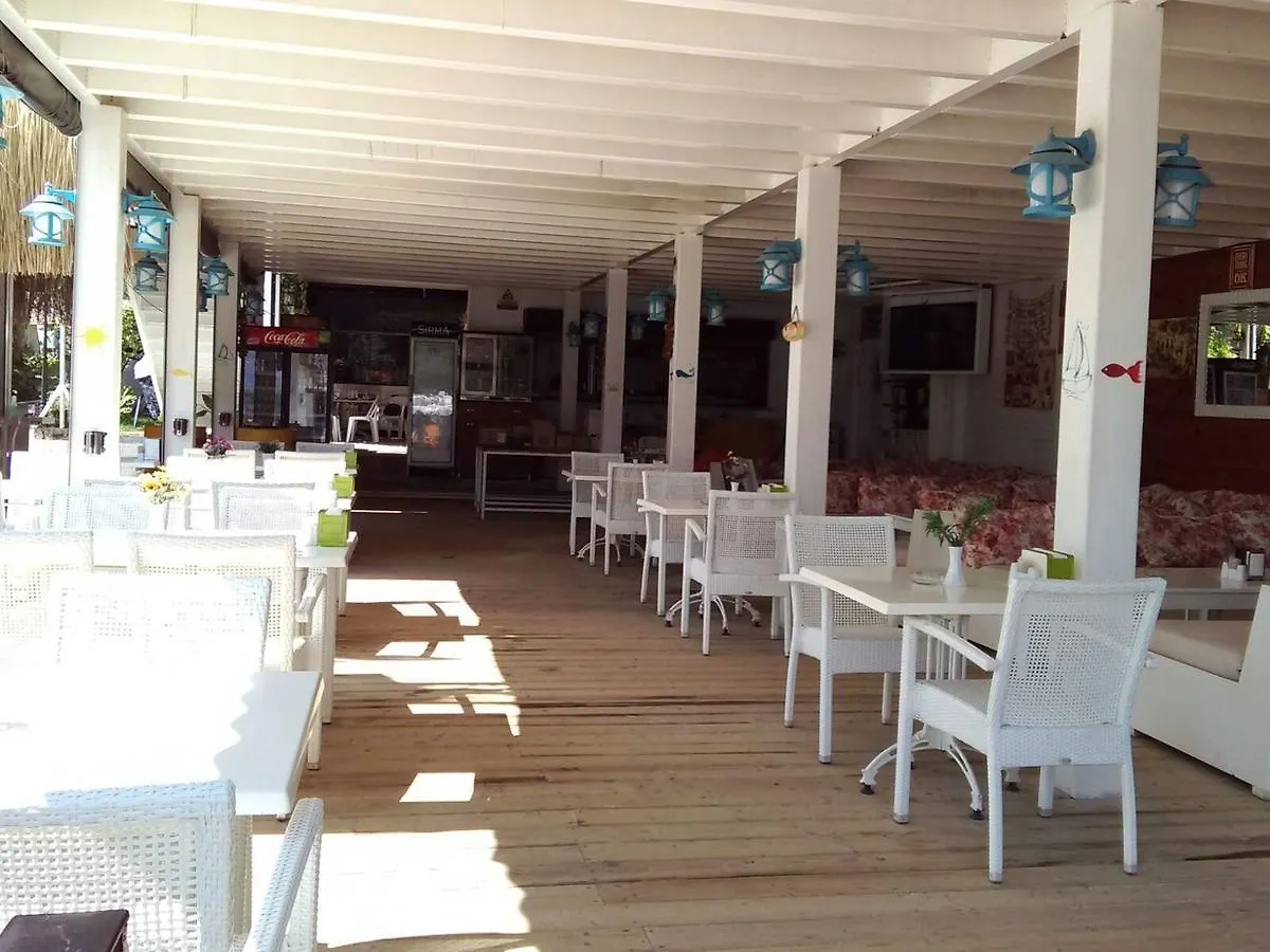 Golden Sand Beach Club & Caravan Holidays 厄吕代尼兹 3*,