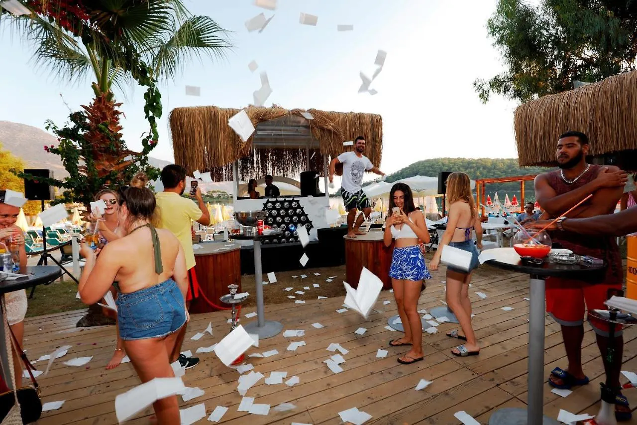 Golden Sand Beach Club & Caravan Holidays 厄吕代尼兹 土耳其