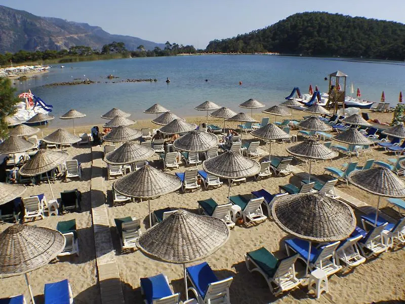 营地 Golden Sand Beach Club & Caravan Holidays 厄吕代尼兹