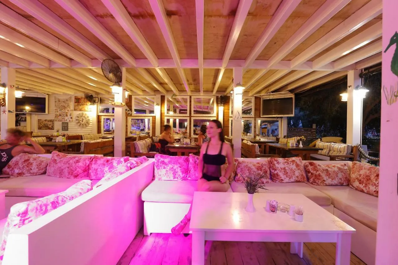Golden Sand Beach Club & Caravan Holidays Oludeniz Turecko